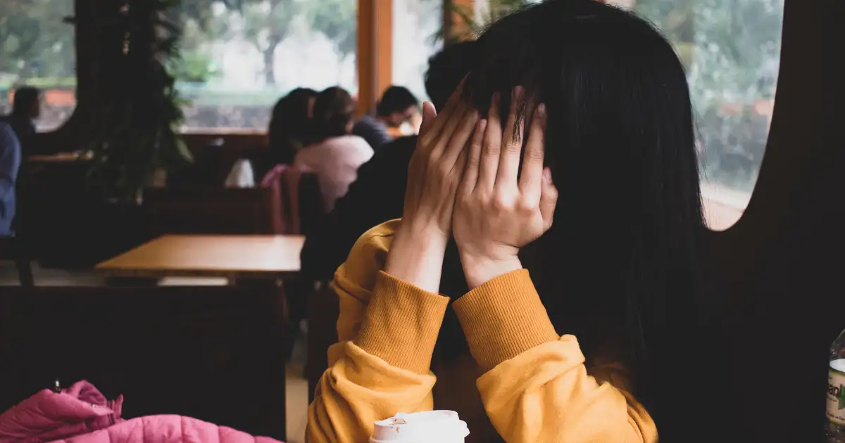 16 Signs You Are Unattractive + Best Tips to Gain Attractiveness